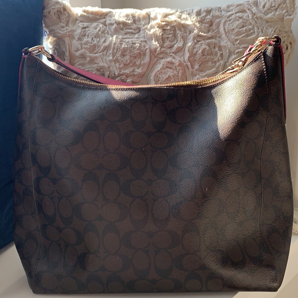 - Coach Signature Hobo Bag - Picture 2 of 11